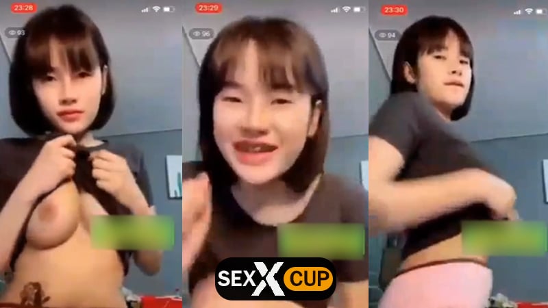 คลิปหลุด น้อง ฟิล์ม ติ๊กต็อกเกอร์ คนดัง สาวน่าเย็ด ผมสั้น เผลอโชว์นมทำจุกโผล่เต็มสองเต้า นั่งคุยเสียวกับยูซ ร่อนเอว เอาหีถูกับหมอน ยั่วๆ